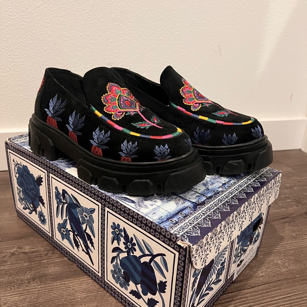 Farm Rio Loafers - 7.5 US size.